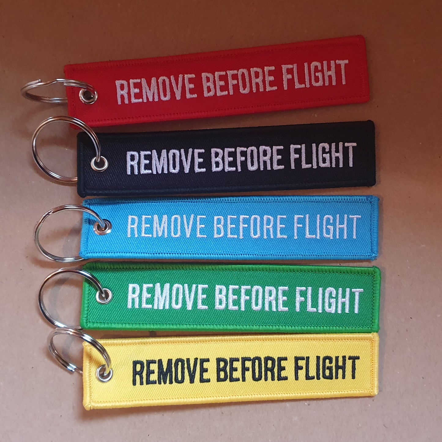 Remove Before Flight Schlüsselband