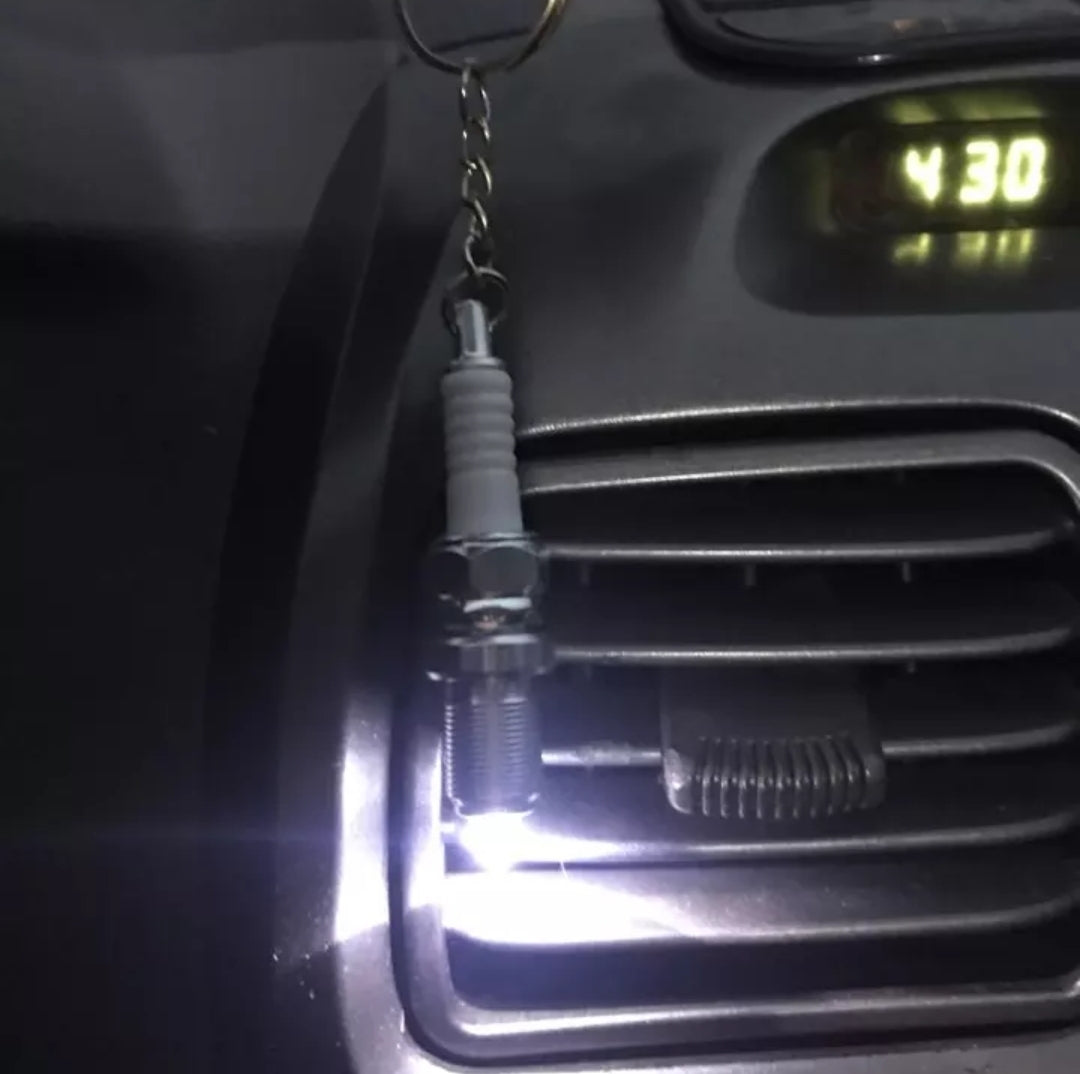 Schlüsselanhänger Zündkerze Taschenlampe